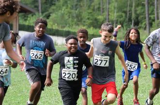 campers running