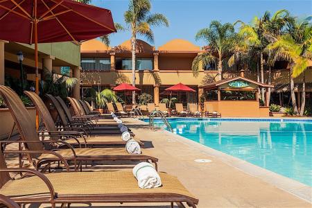 Handlery San Diego Pool Area
