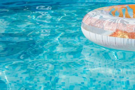 Pool raft